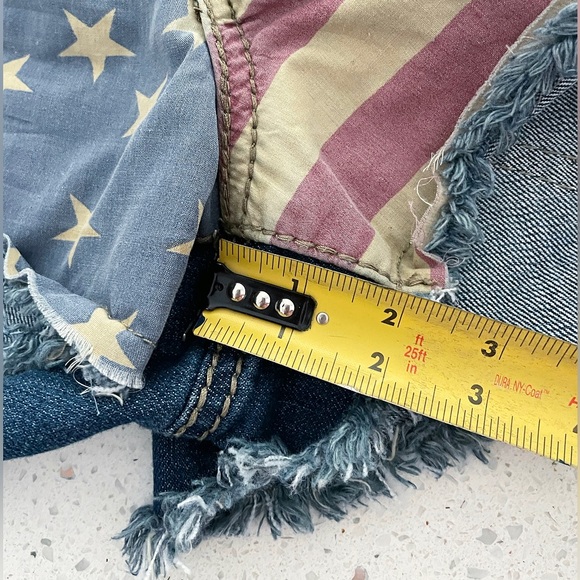 YMI Patriotic Stars & Stripes Denim Shorts Size 9 / Women’s M - Picture 4 of 6